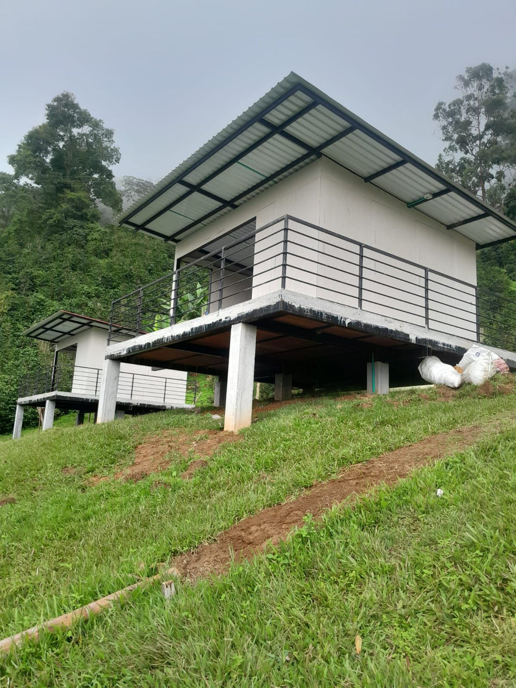 Diseño y Supervisión de Obra. Glamping Finca la Polka. Líbano, Tolima.